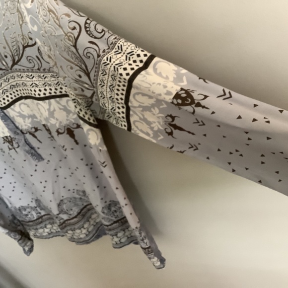 CREAM Blouse. Long Sleeve Blouse. Boho grey neutral pattern - Picture 6 of 10